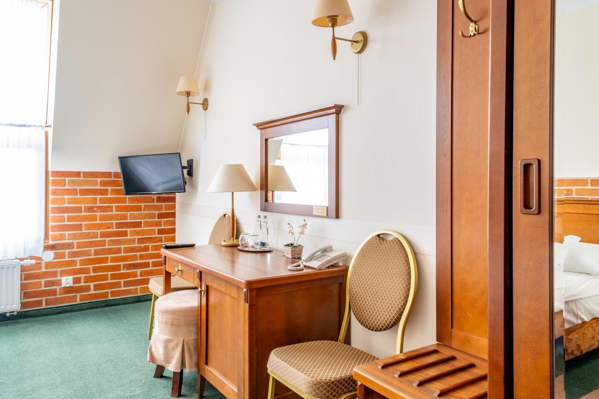 Hotel Szymbark Szymbark  Kültér fotó