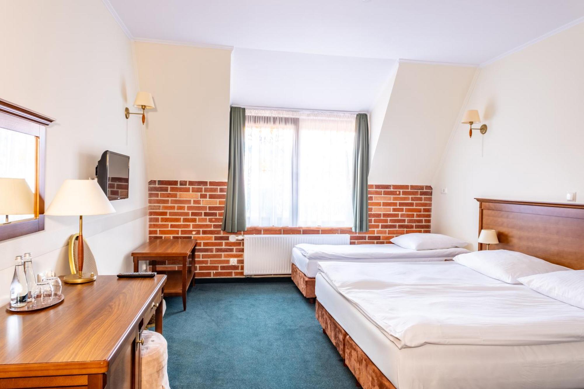 Hotel Szymbark Szymbark  Kültér fotó